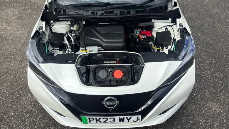 Nissan LEAF 110kW N-Connecta 39kWh 5dr Auto Electric Hatchback